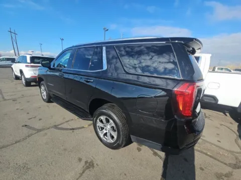 More photos of 2024 GMC Yukon SLE at RightDrive - El Paso, TX