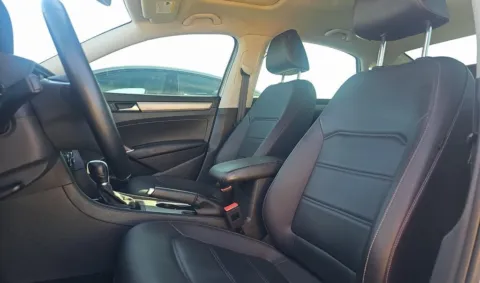 More photos of 2020 Volkswagen Passat 2.0T SE at RightDrive - 9315 Montana, TX