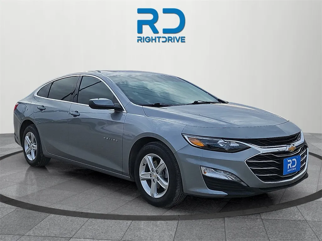 Gray 2025 Chevrolet Malibu LT for sale in El Paso, TX