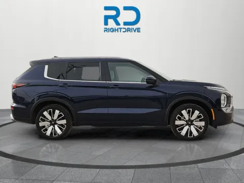Photos of 2025 Mitsubishi Outlander SEL for sale in El Paso, TX at RightDrive - 9315 Montana