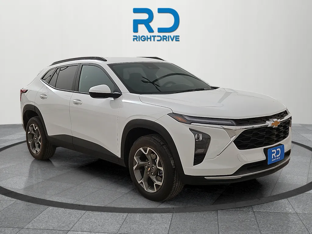 White 2025 Chevrolet Trax LT for sale in El Paso, TX