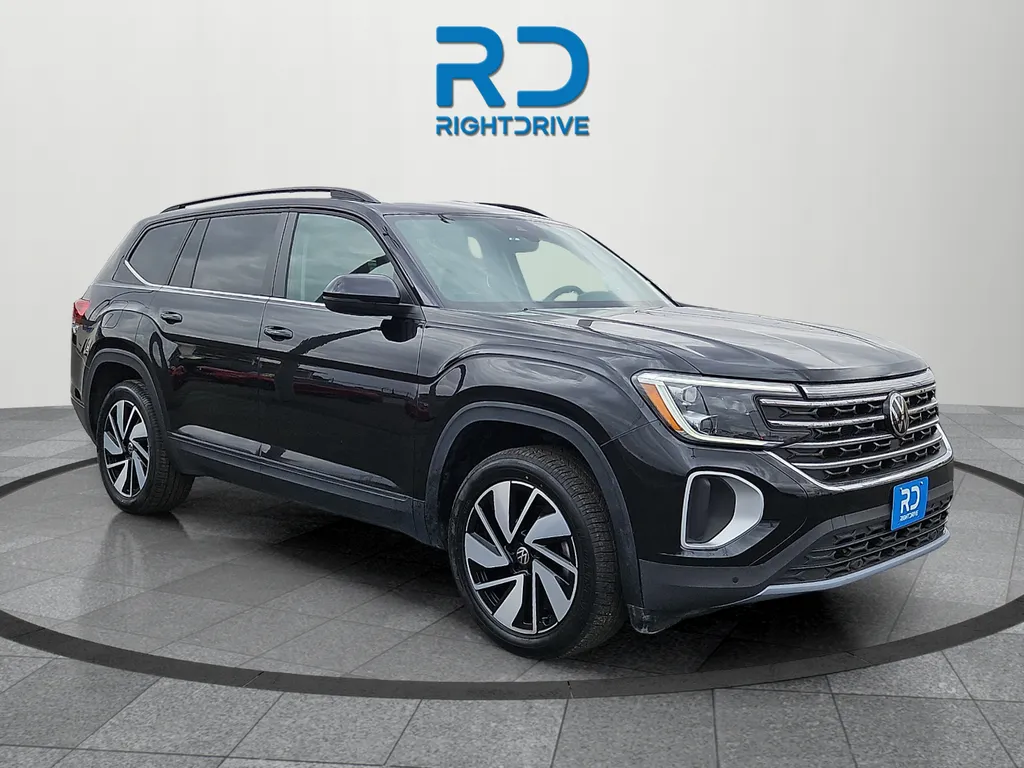 Black 2025 Volkswagen Atlas 2.0T SE w/Technology for sale in El Paso, TX