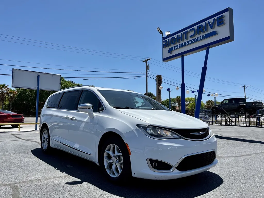 White 2020 Chrysler Pacifica Limited for sale in El Paso, TX