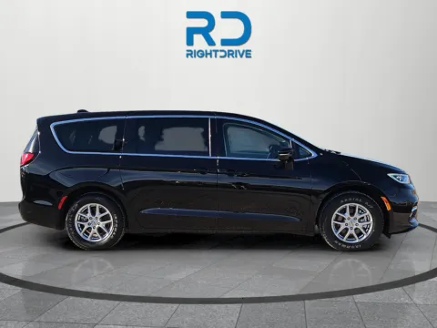 Photos of 2024 Chrysler Pacifica Touring L for sale in El Paso, TX at RightDrive - 9315 Montana