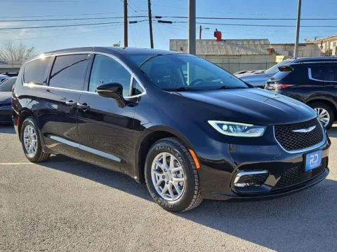 Black 2024 Chrysler Pacifica Touring L for sale in El Paso, TX