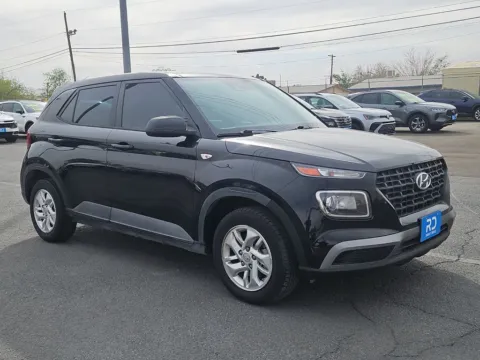 Black 2021 Hyundai Venue SE for sale in El Paso, TX
