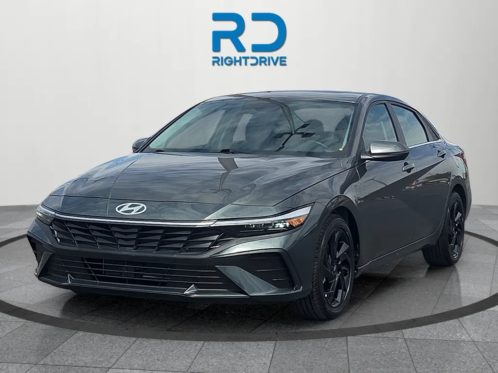2025 Hyundai Elantra Limited - Photo 6