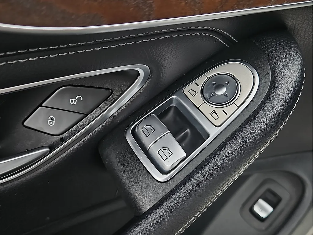 2018 Mercedes-Benz C-Class Coupe C300 - Photo 14