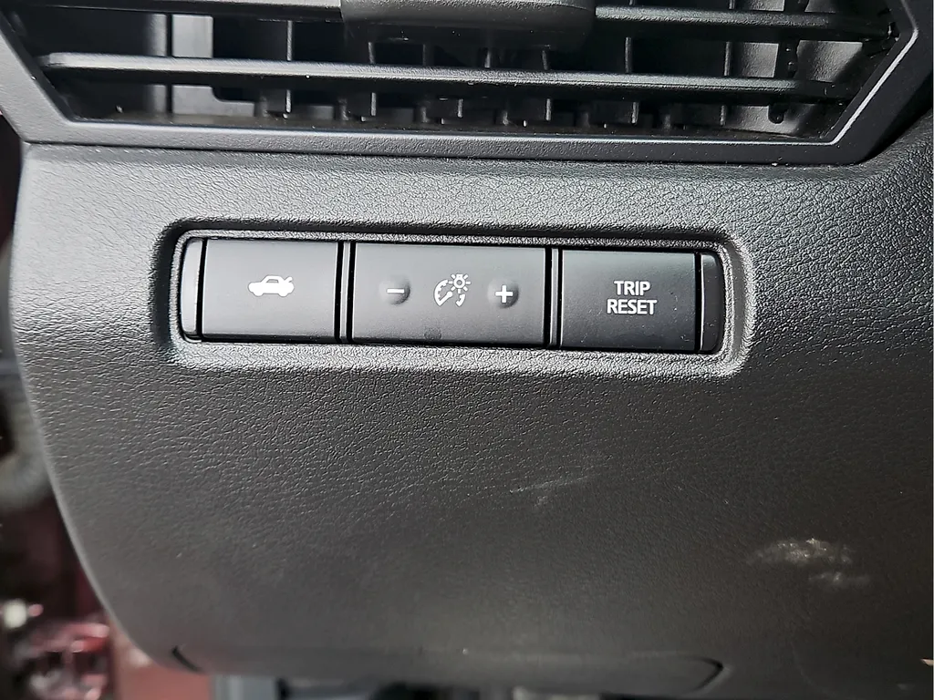 2025 Nissan Altima SV - Photo 18