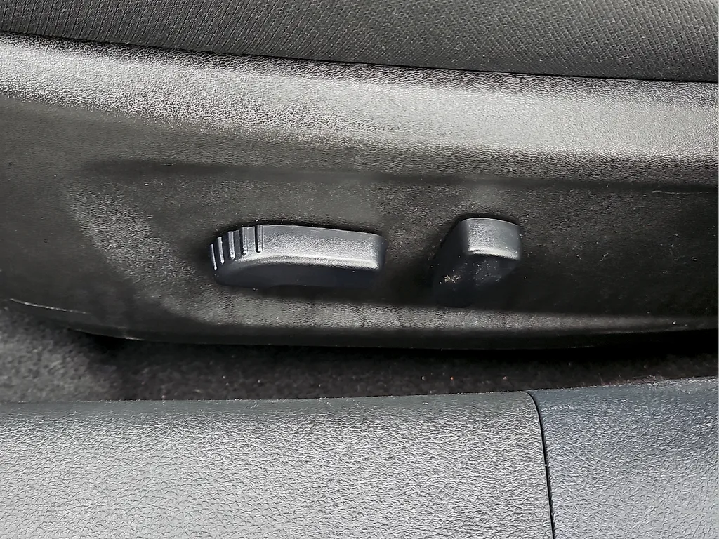 2025 Nissan Altima SV - Photo 17