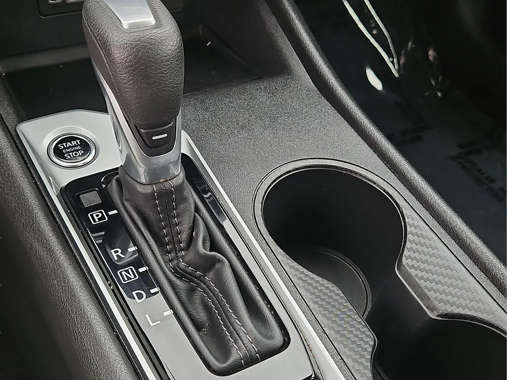 2025 Nissan Altima SV - Photo 25