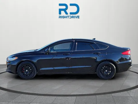 More photos of 2020 Ford Fusion SE at RightDrive - 9315 Montana, TX