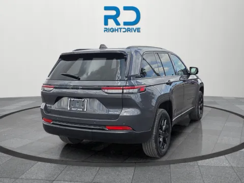 Another view of 2024 Jeep Grand Cherokee Altitude for sale in El Paso, TX at RightDrive - 9315 Montana