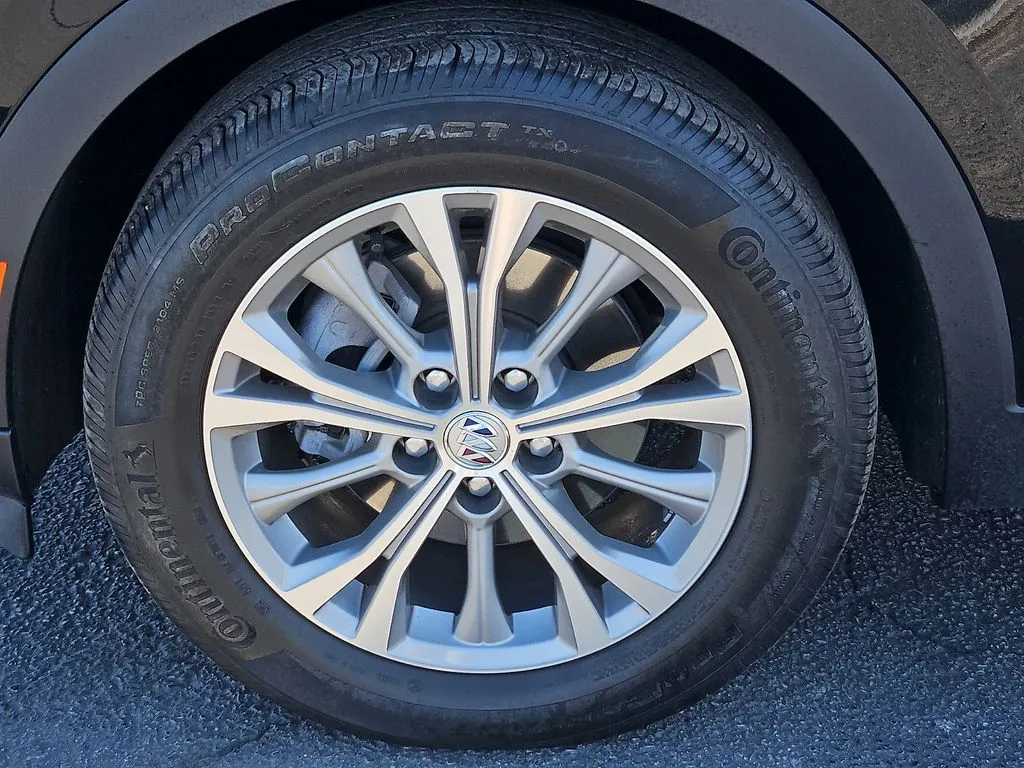Buick Envision photo 9