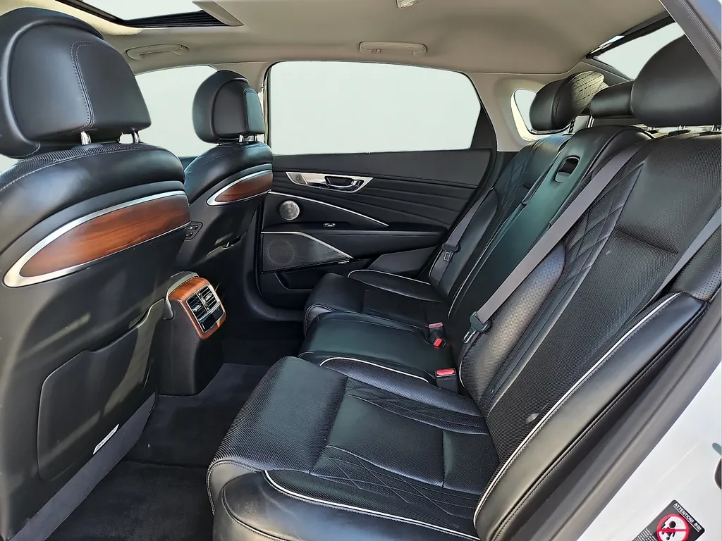 2019 Kia K900 Luxury - Photo 11