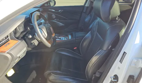 More photos of 2019 Kia K900 Luxury at RightDrive - 9315 Montana, TX