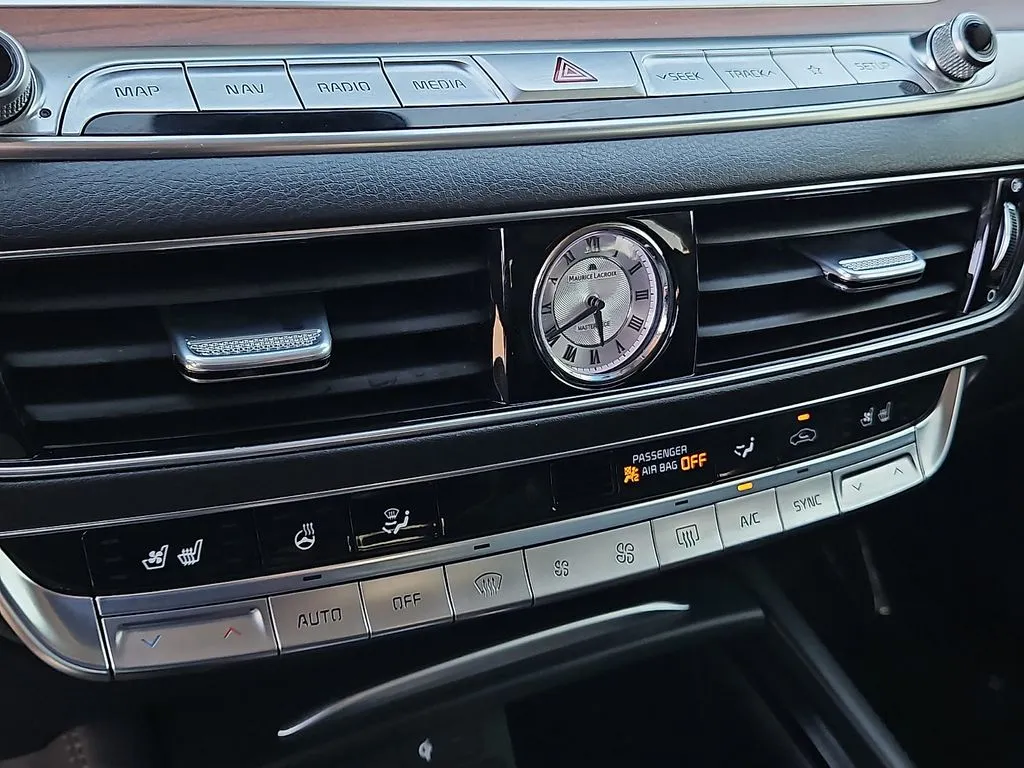 2019 Kia K900 Luxury - Photo 24
