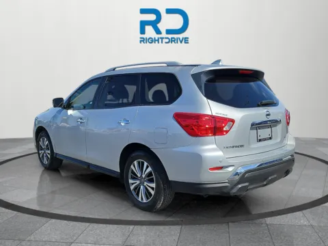 More photos of 2020 Nissan Pathfinder SL at RightDrive - 9315 Montana, TX