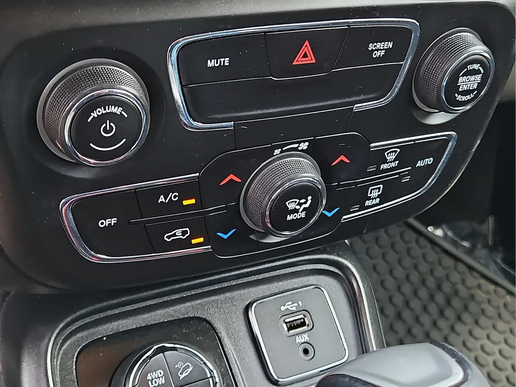 Jeep Compass photo 24