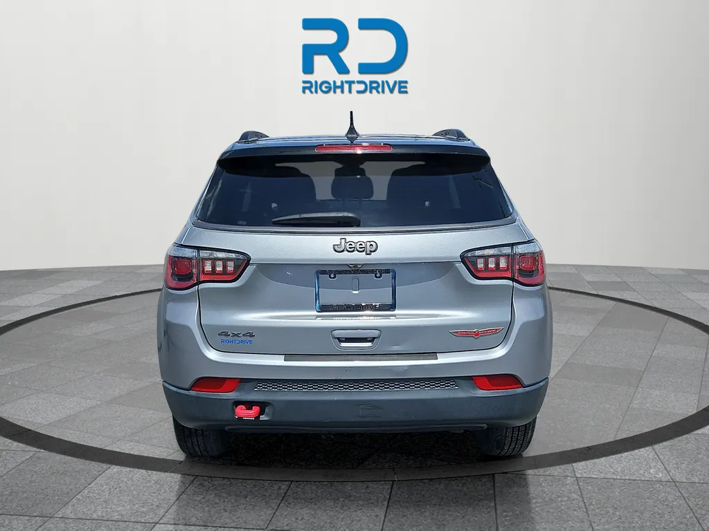Jeep Compass photo 4