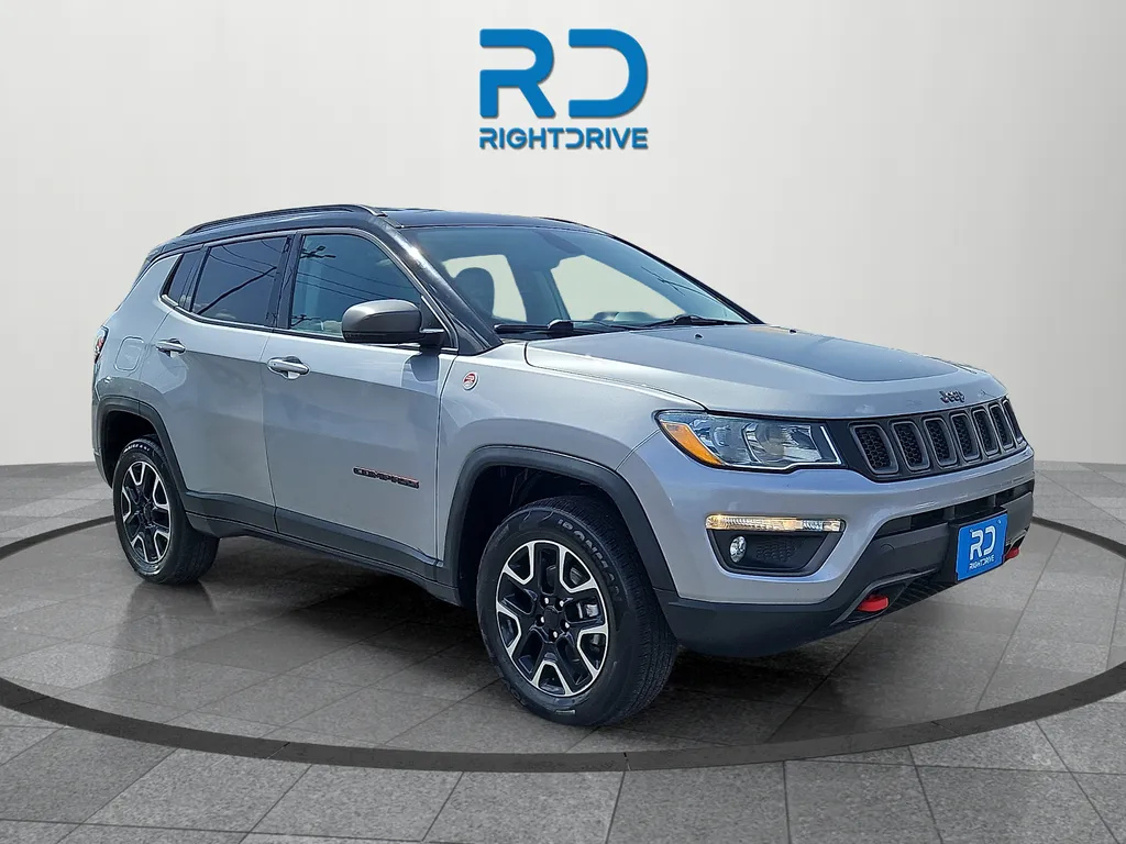 Silver 2019 Jeep Compass Trailhawk for sale in El Paso, TX