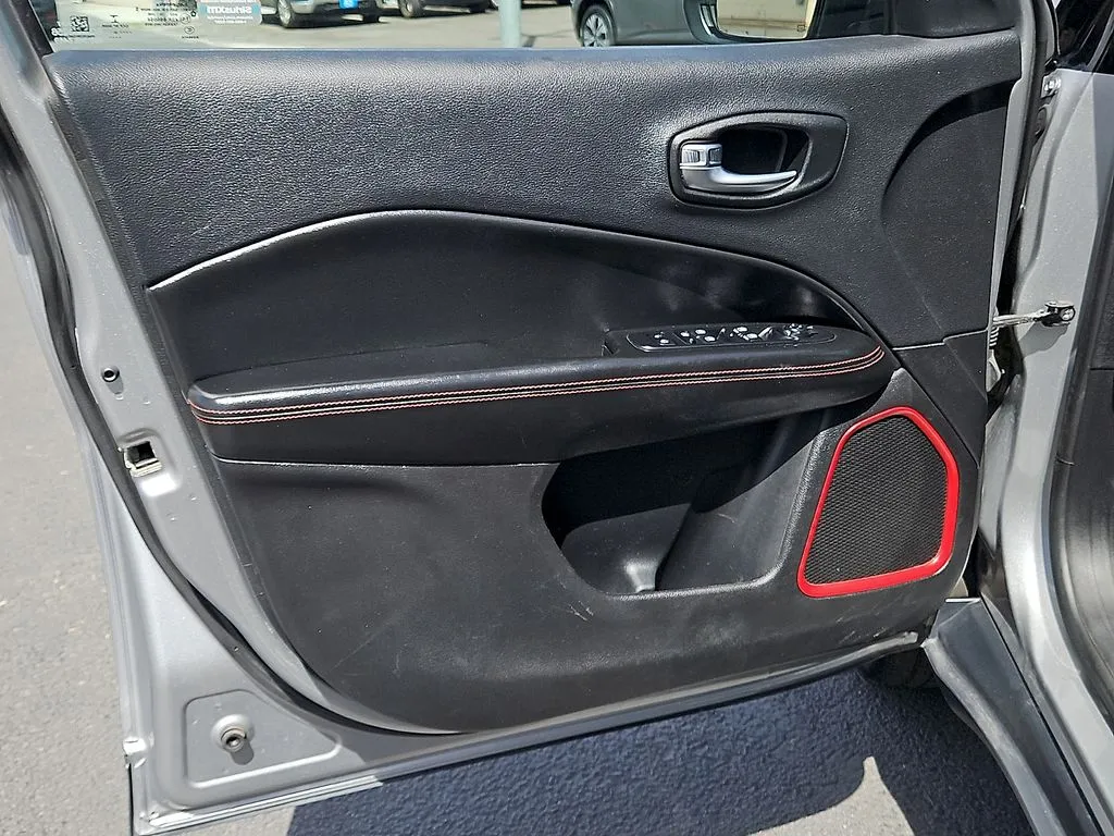 Jeep Compass photo 15