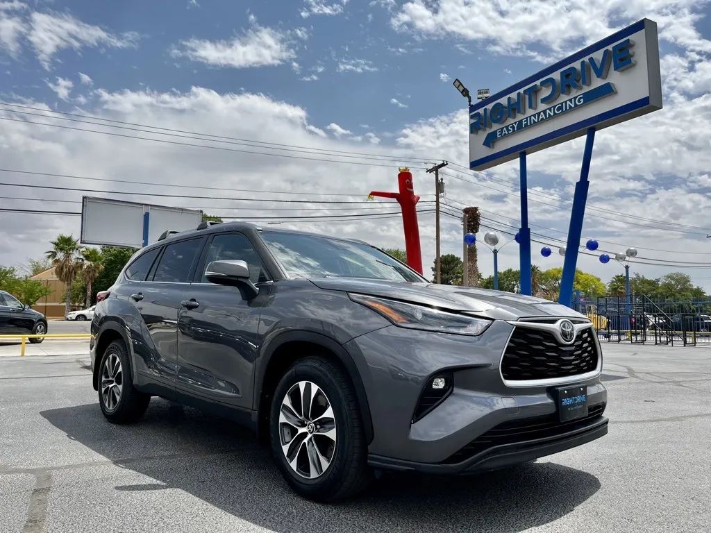 2021 Toyota Highlander XLE for sale in El Paso, TX