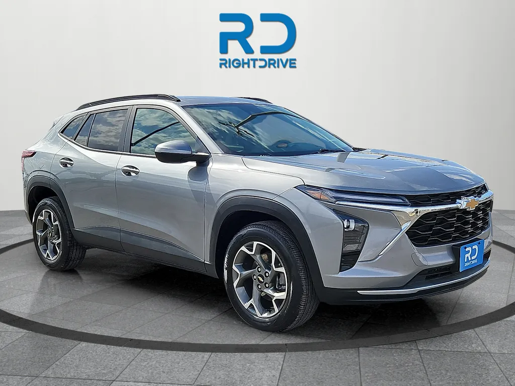 Gray 2025 Chevrolet Trax LT for sale in El Paso, TX