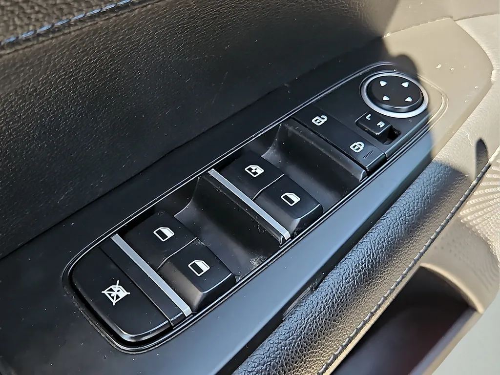 2023 Kia Forte GT-Line - Photo 15