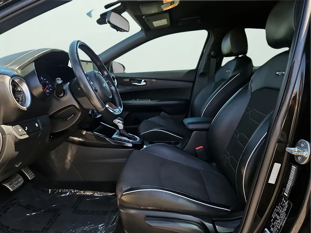 2023 Kia Forte GT-Line - Photo 17