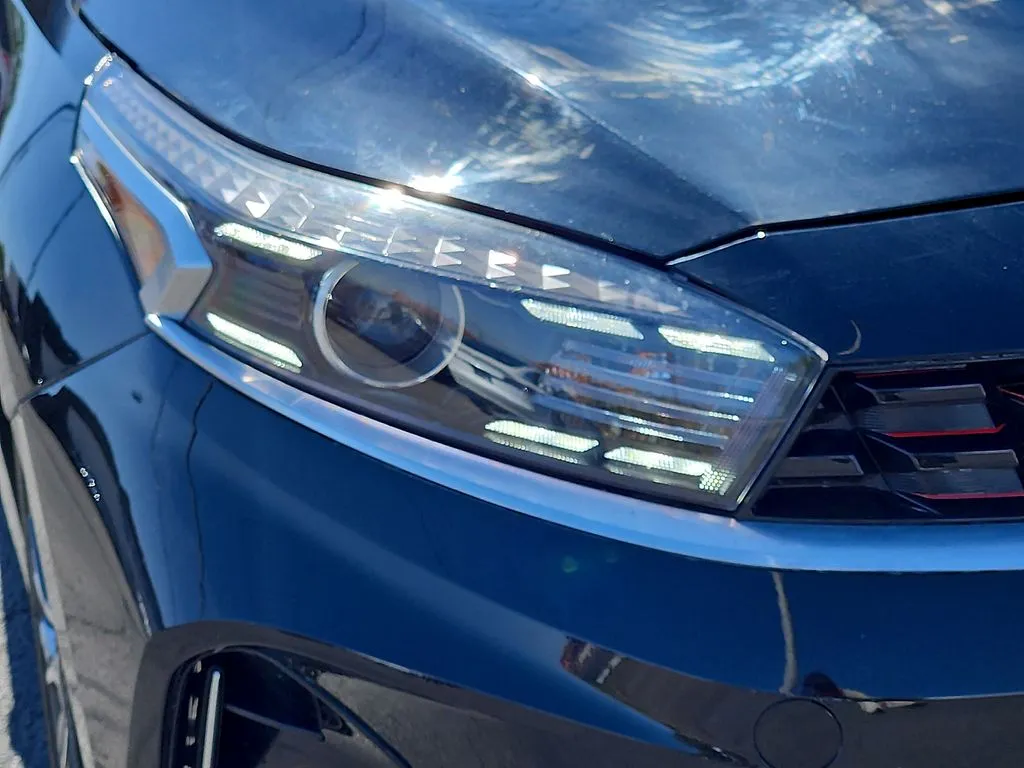 2023 Kia Forte GT-Line - Photo 8