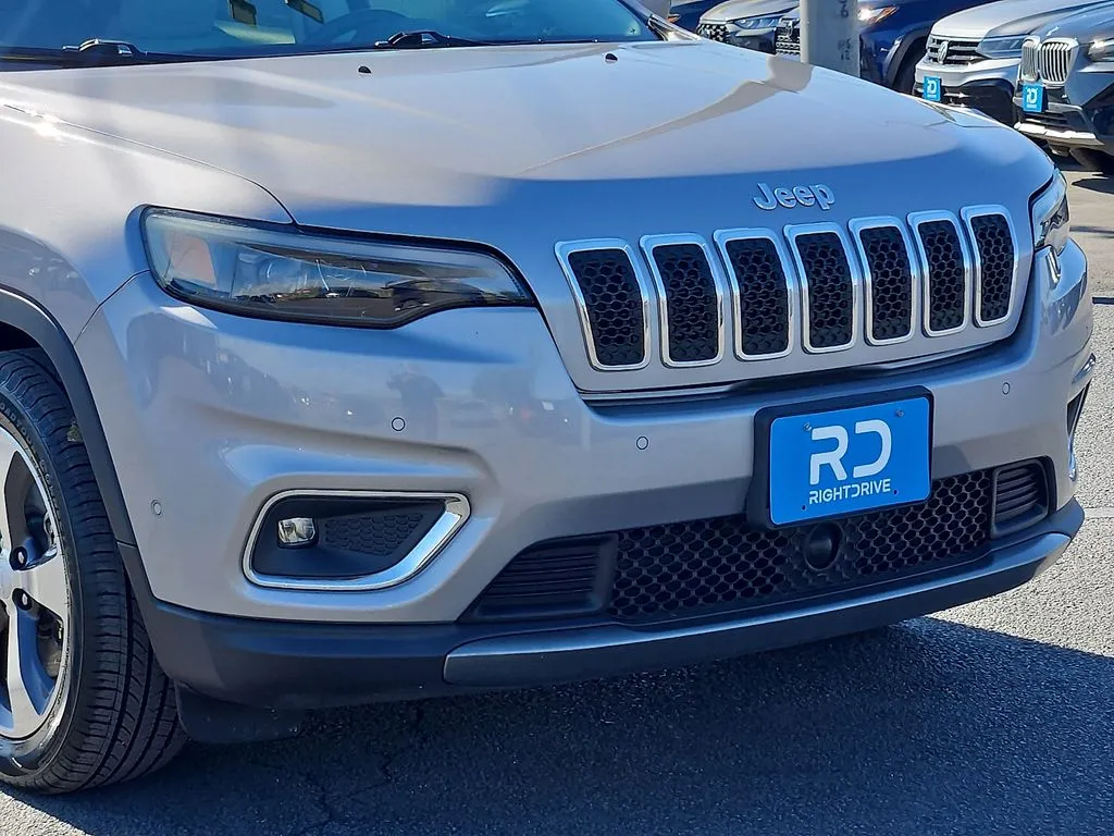 Jeep Cherokee photo 7