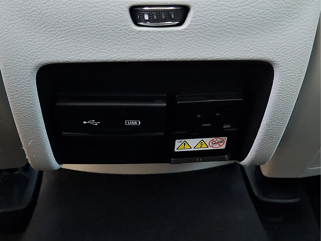 Jeep Cherokee photo 14