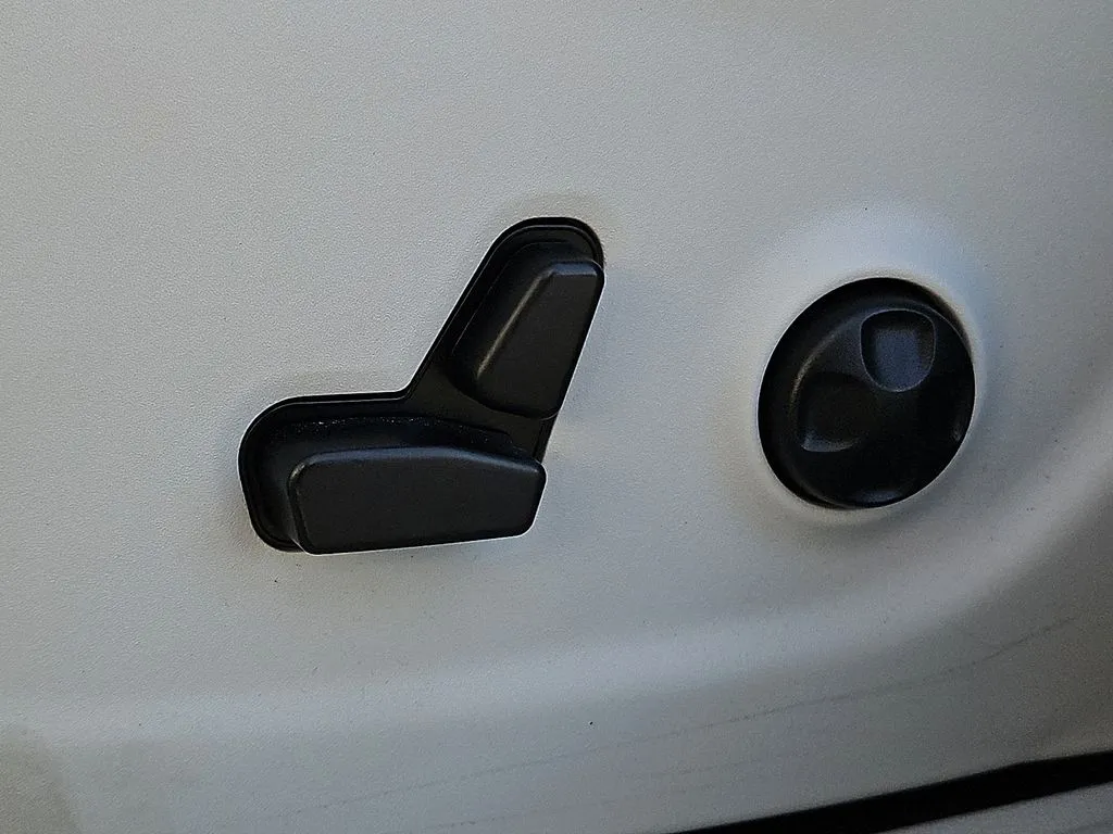 Jeep Cherokee photo 18
