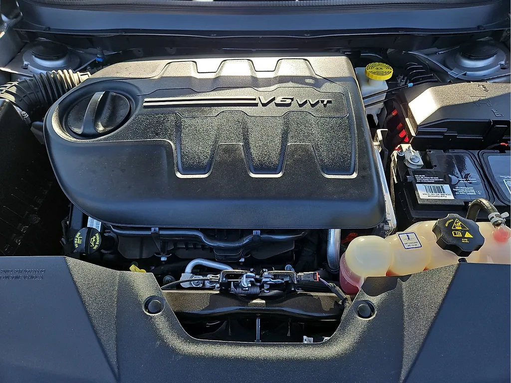 Jeep Cherokee photo 9