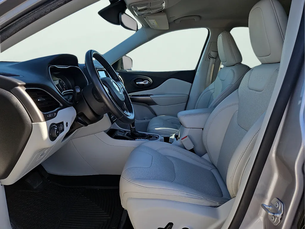 Jeep Cherokee photo 17