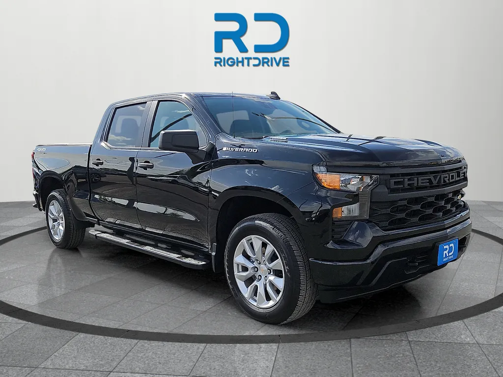 2025 Chevrolet Silverado 1500 Custom