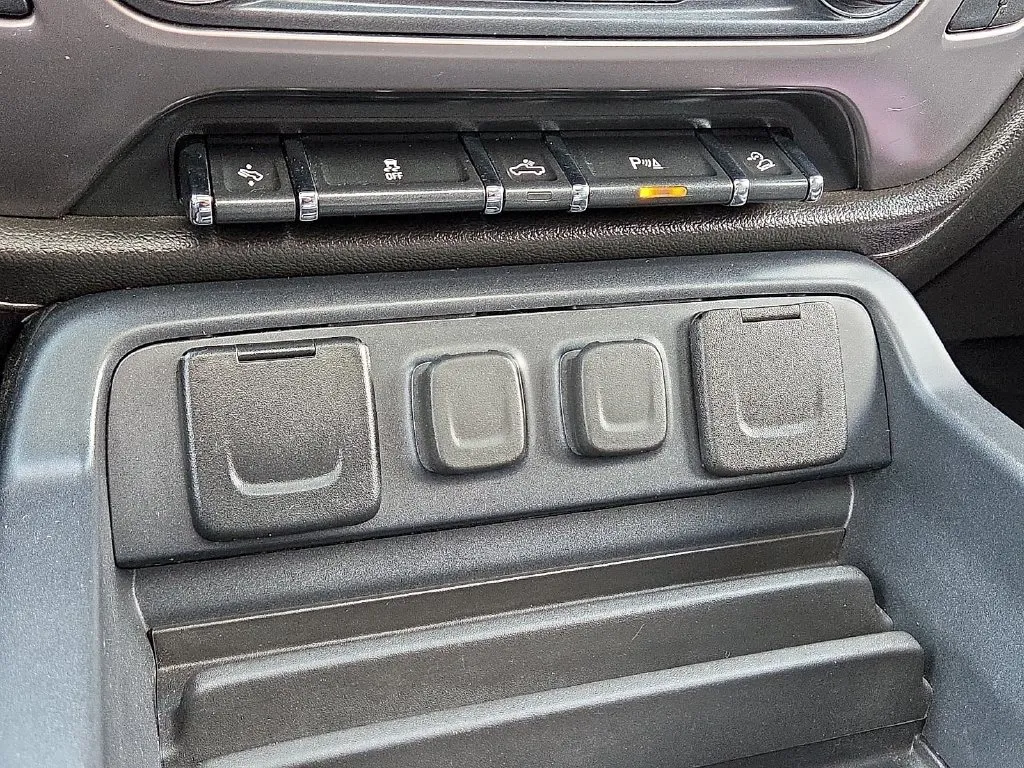 GMC Sierra photo 20