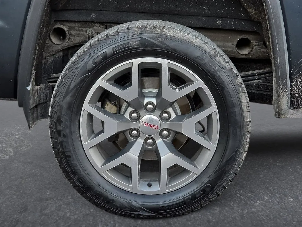 GMC Sierra photo 9