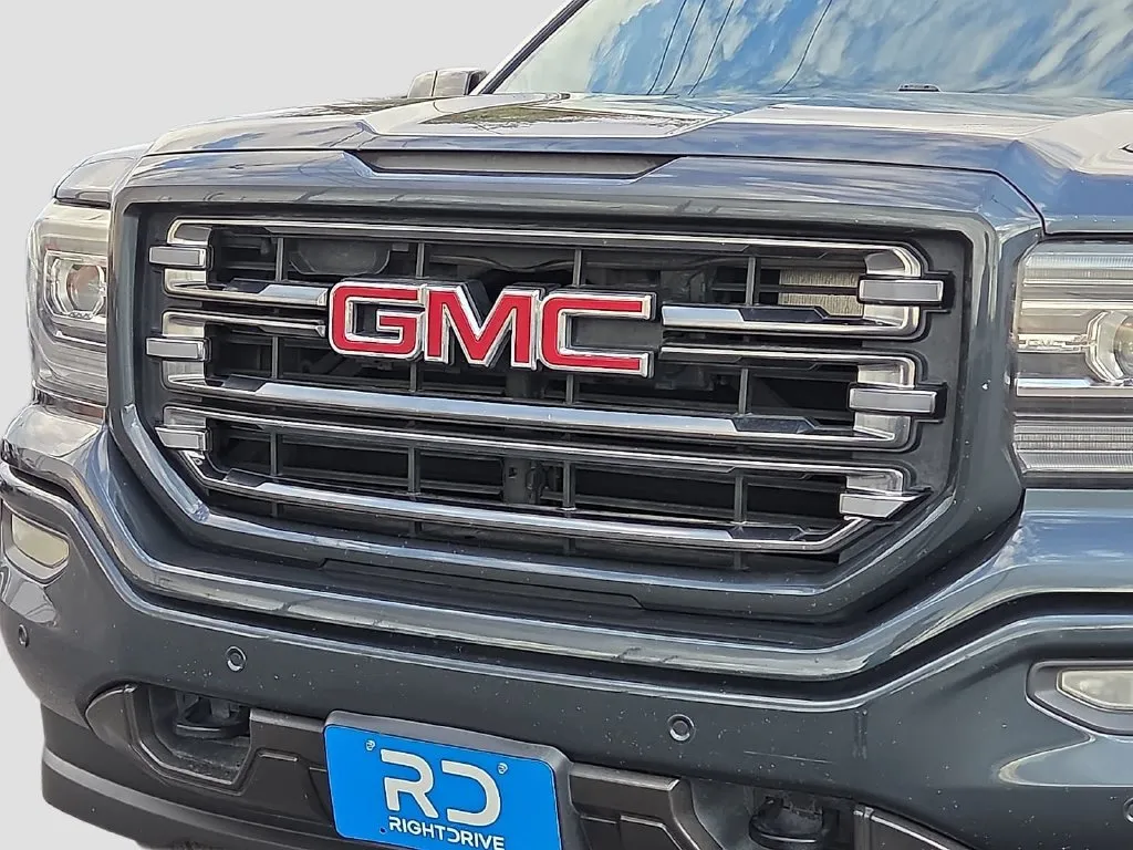 GMC Sierra photo 7
