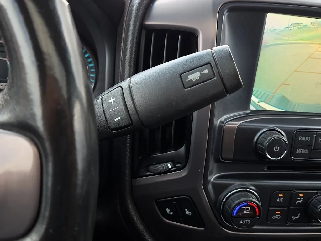 GMC Sierra photo 25