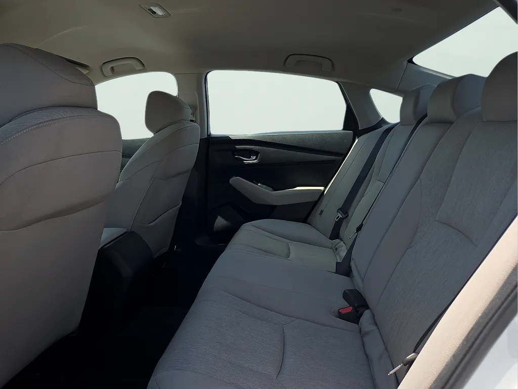 Honda Accord photo 12