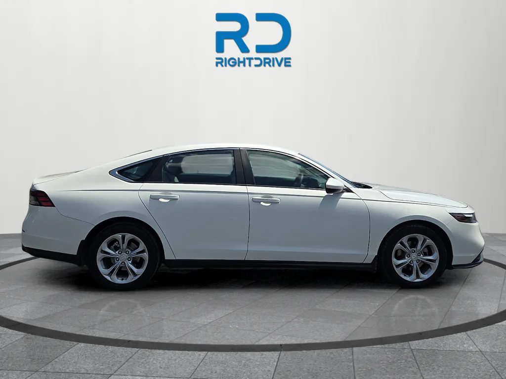Honda Accord photo 2