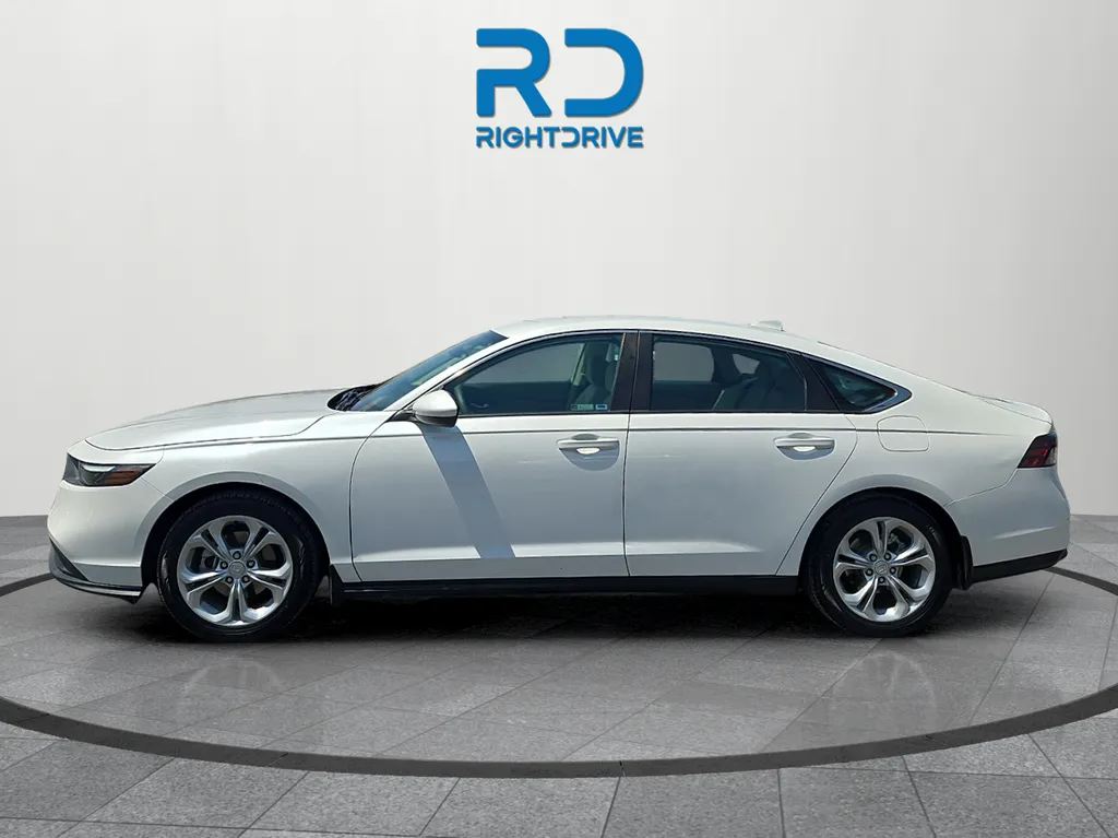 Honda Accord photo 5