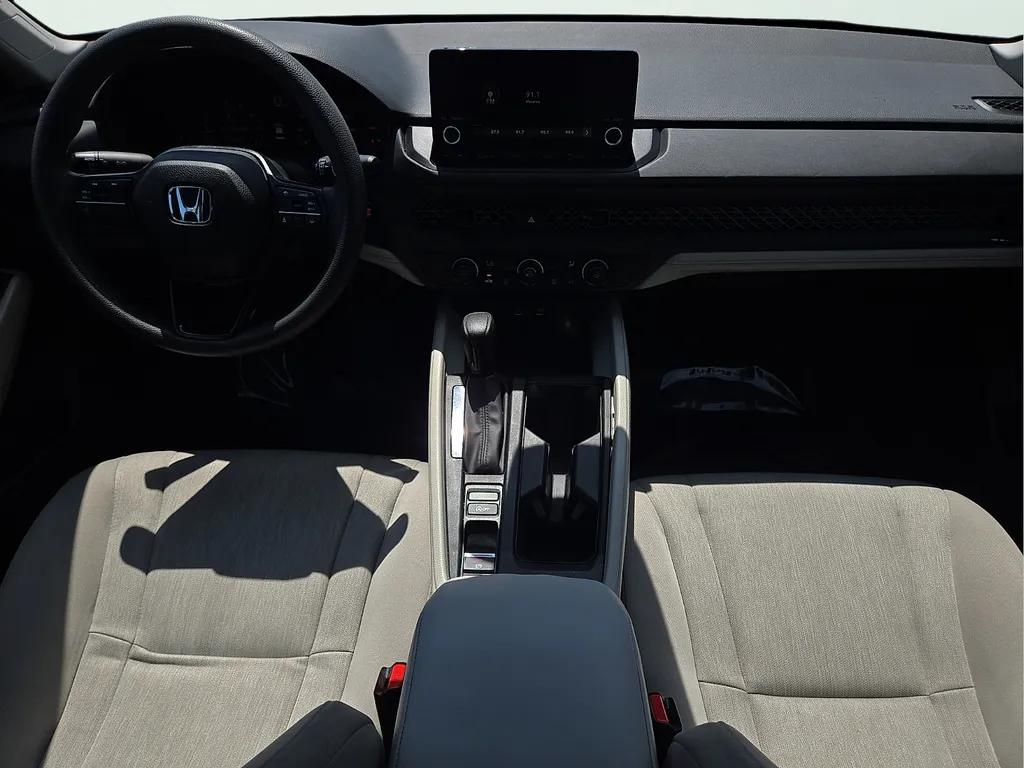 Honda Accord photo 13