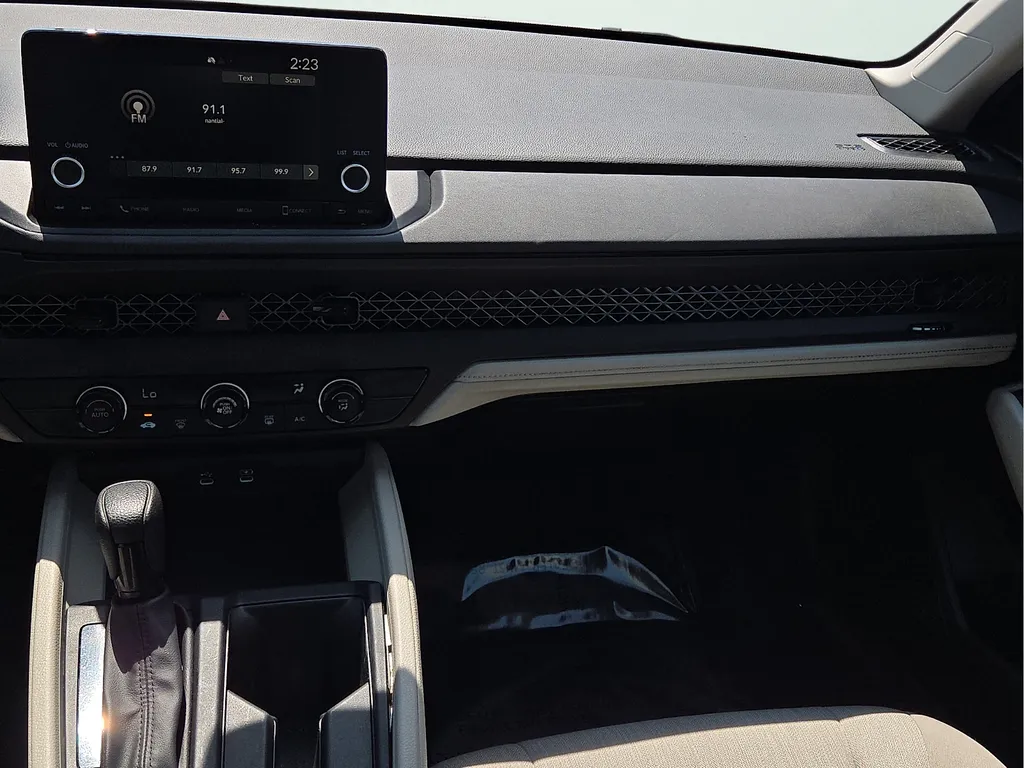 Honda Accord photo 15