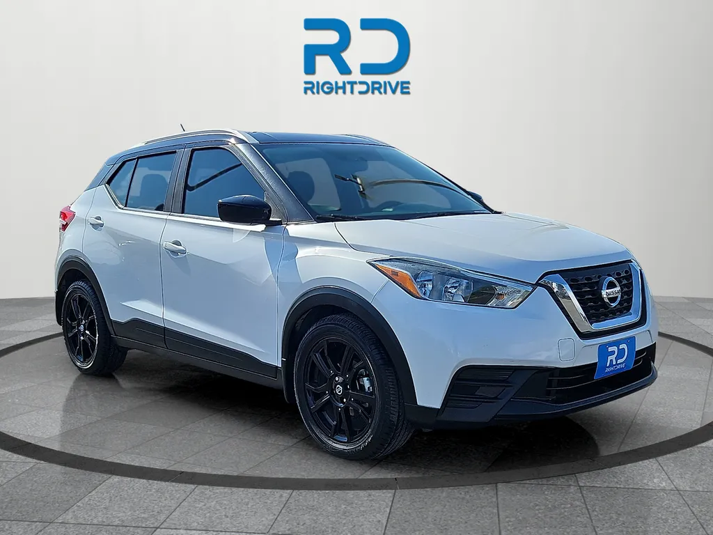 White 2019 Nissan Kicks SV for sale in El Paso, TX