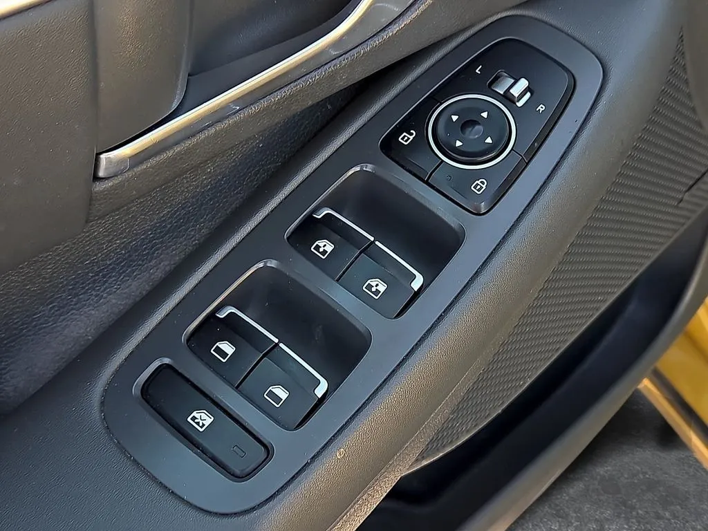 Hyundai Sonata photo 17