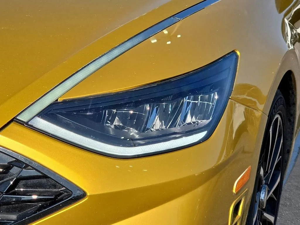 Hyundai Sonata photo 8