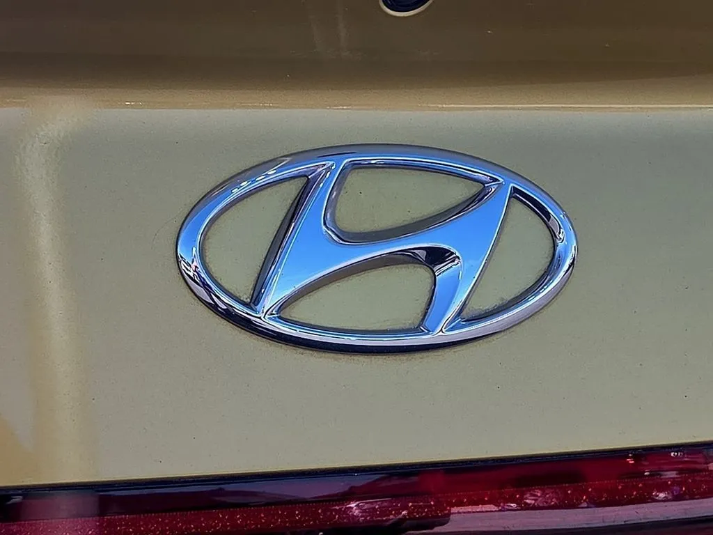 Hyundai Sonata photo 12